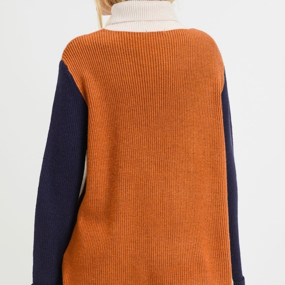 Colorblock Sweater - Picture 2 of 4
